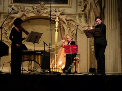 Trio Olga Arzilla (viola), Emanuela Degli Esposti (harp), Mattia Petrilli (flute)